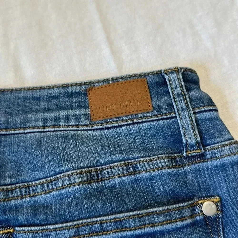 Judy Blue Skinny Fit Straight Leg Button Fly Jeans size 11/30 - Picture 6 of 6